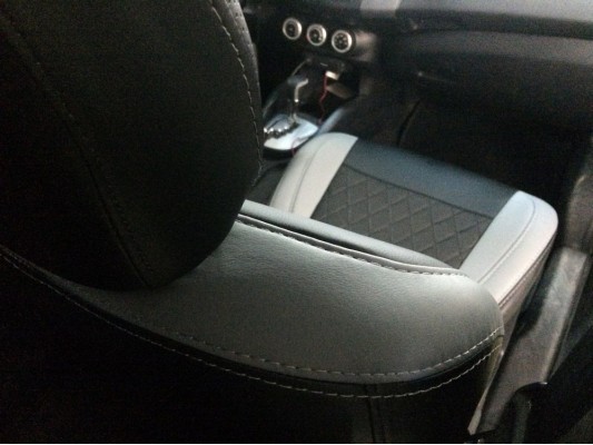 Авточехлы на Peugeot 4007